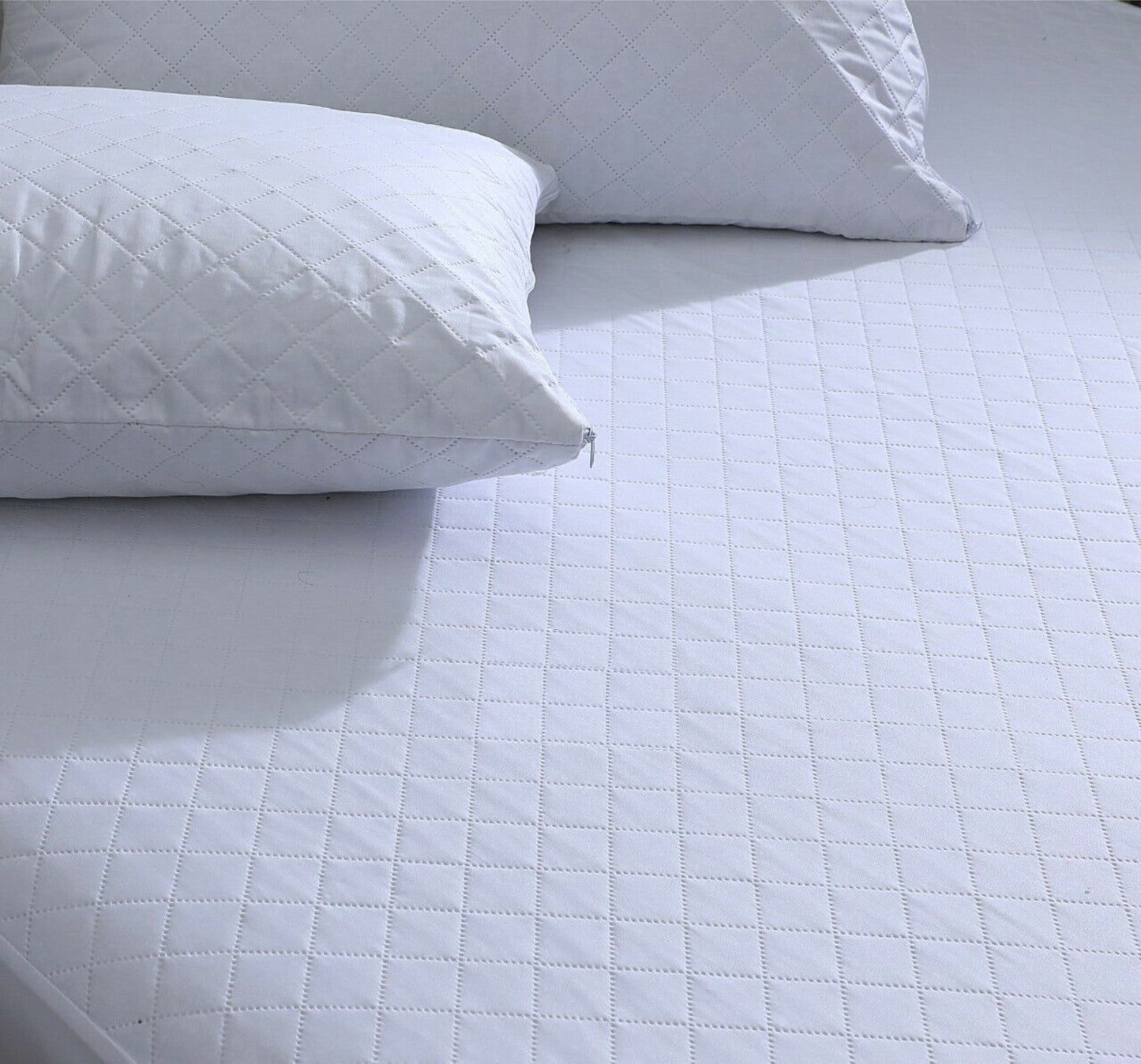 Charms Trend Quilted Zipped Mattress Protector- Total Encasement with Zip Mattress Protector