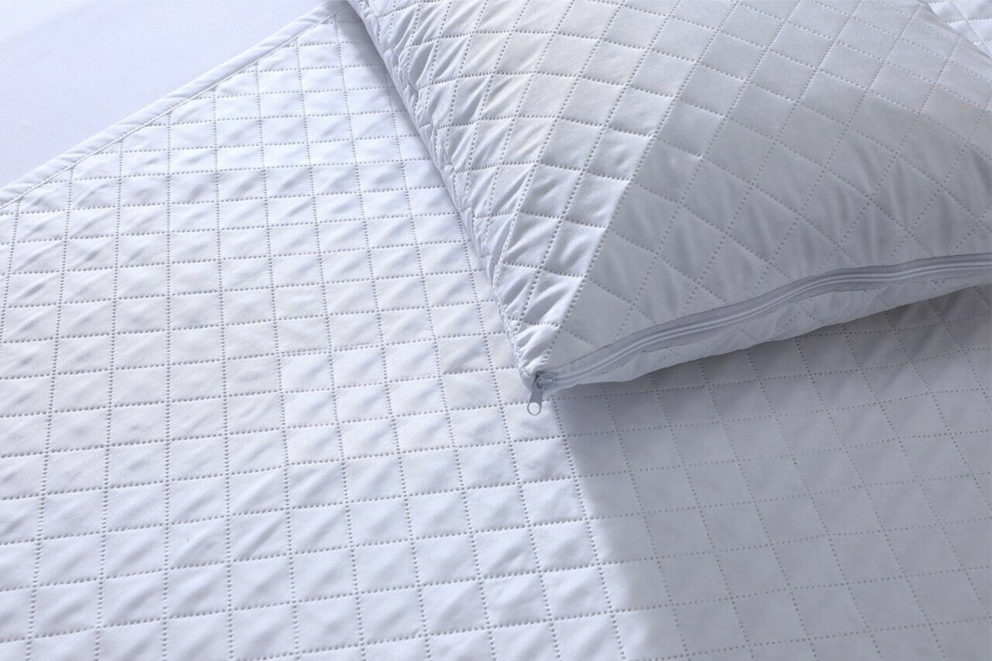 Charms Trend Quilted Zipped Mattress Protector-  Total Encasement with Zip Mattress Protector